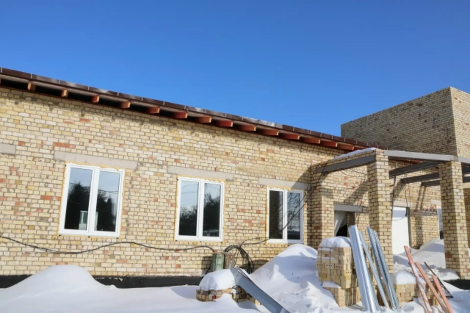 Клуб төзелеше контрольдә