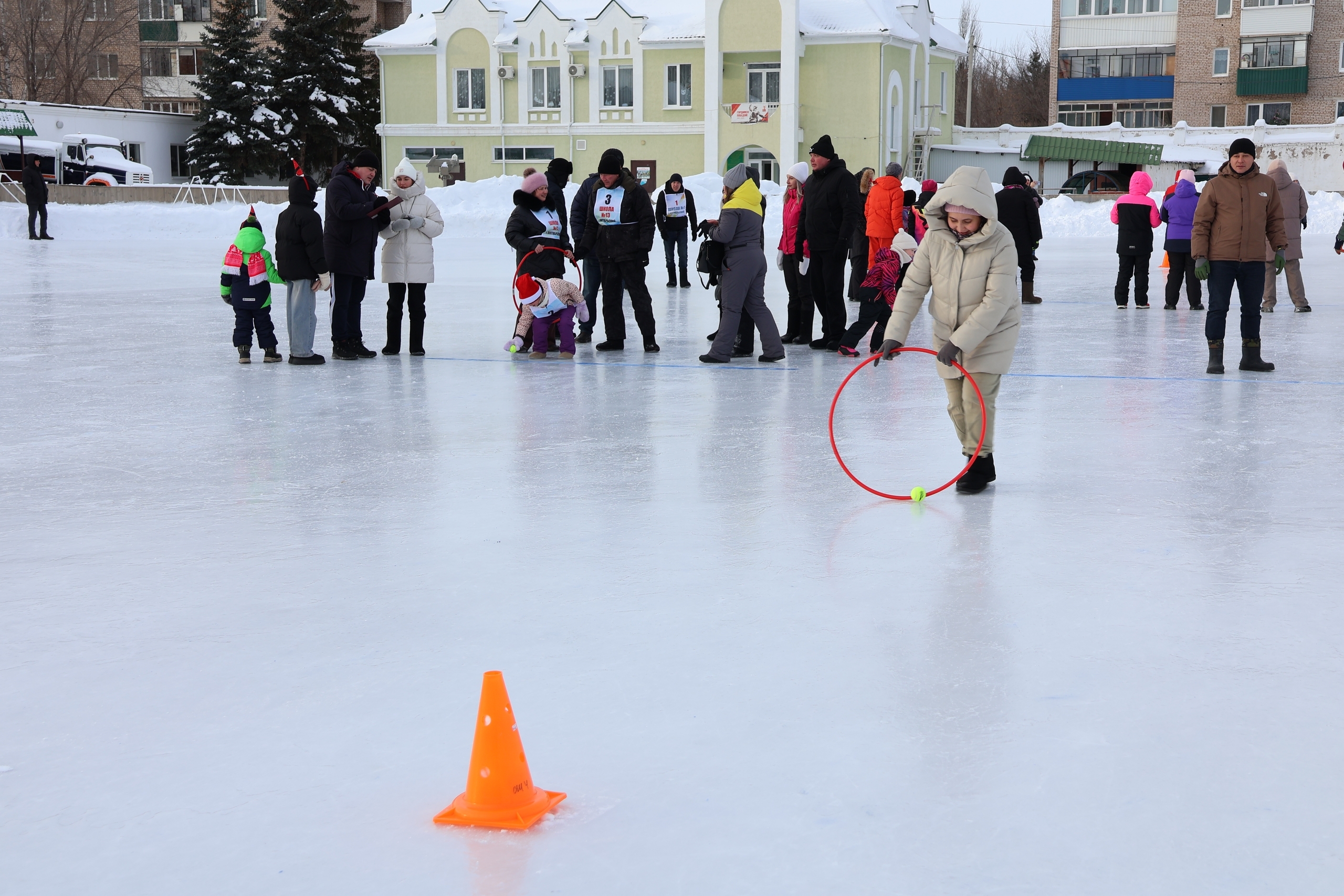 Яңа елда гаиләләр ярышты