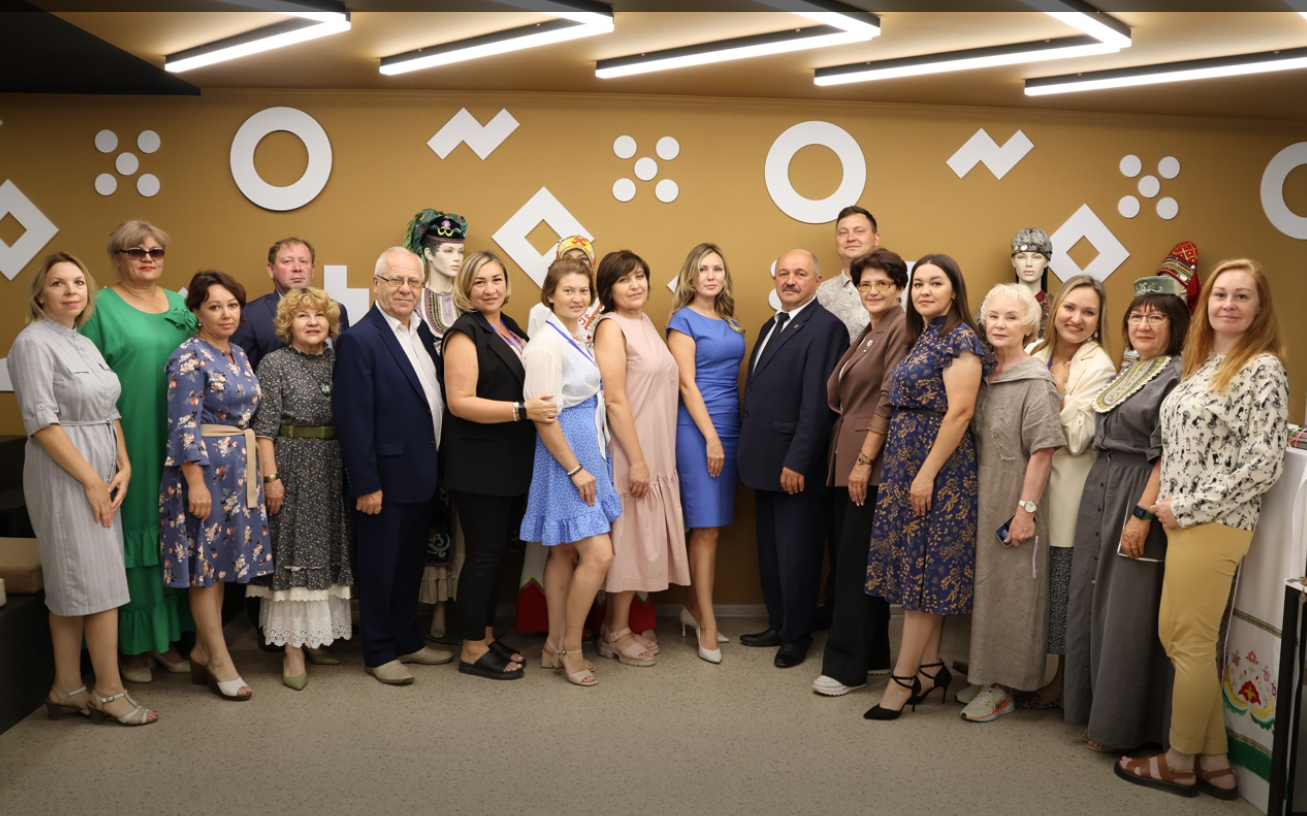 Октябрьский — креатив индустрия үзәге