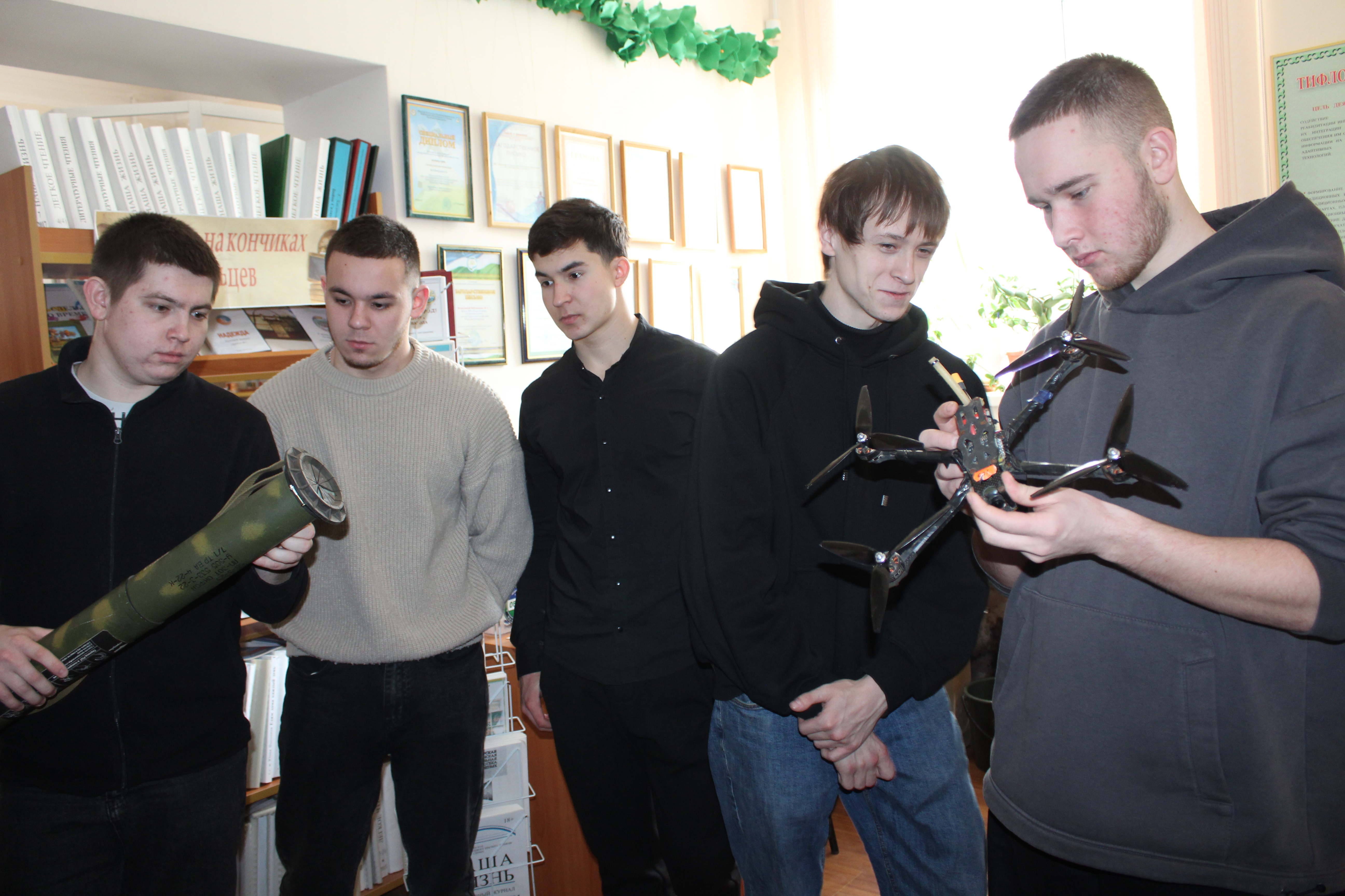 Китапханәдә музей экспонатлары саклана