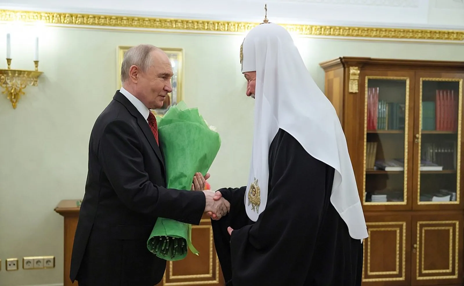 Путин поздравил Патриарха Московского и всея Руси Кирилла с Днём тезоименитства