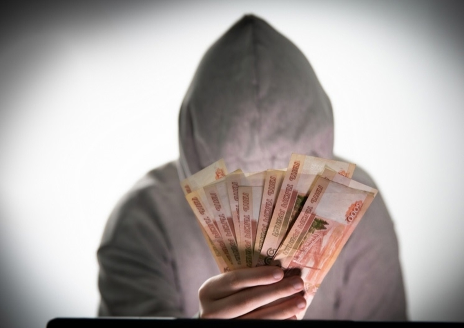 Жительница Октябрьского лишилась более 6 тысяч рублей при продаже коляски