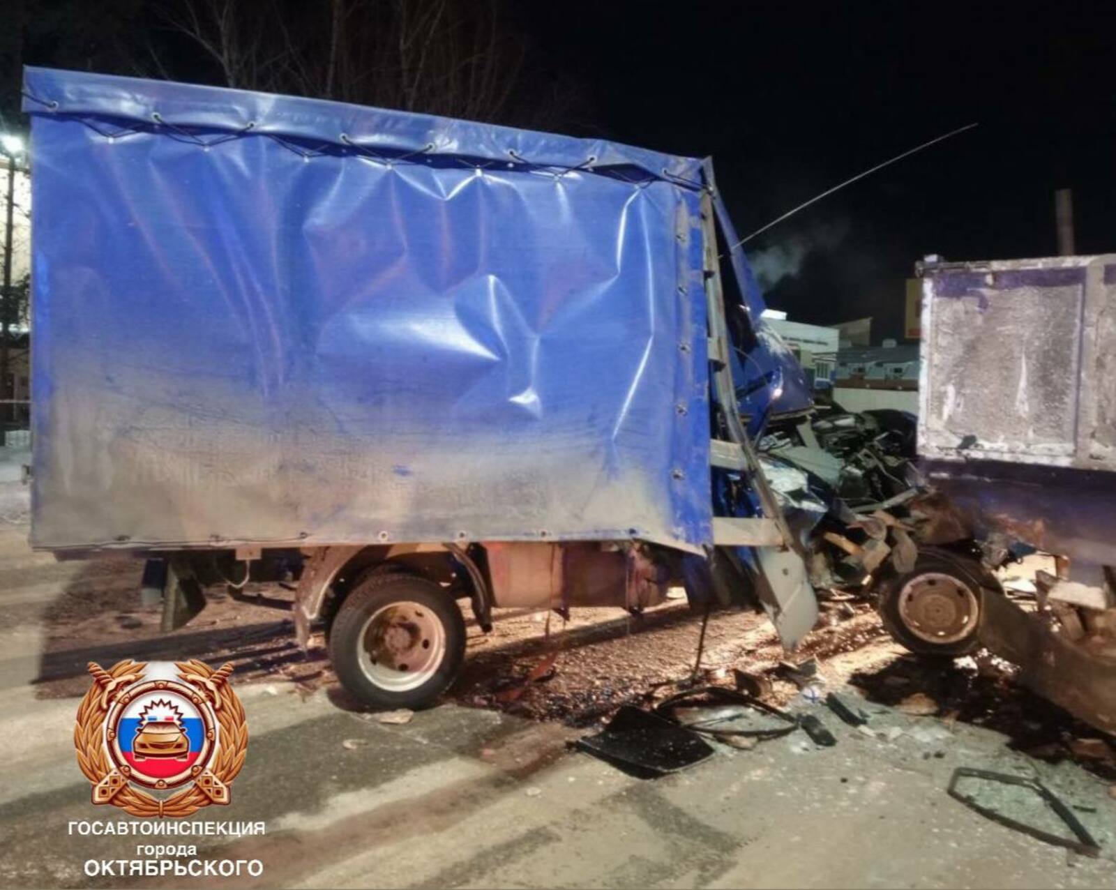 Пьяный водитель наехал на припаркованный автомобиль