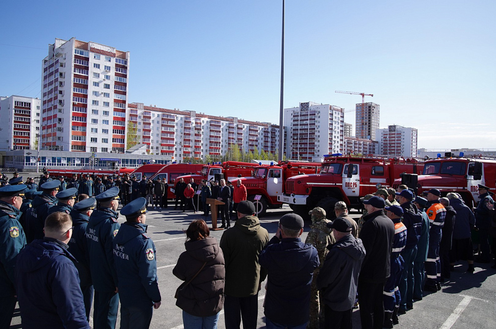 Пожарные Башкортостана в преддверии профессионального праздника получили технику