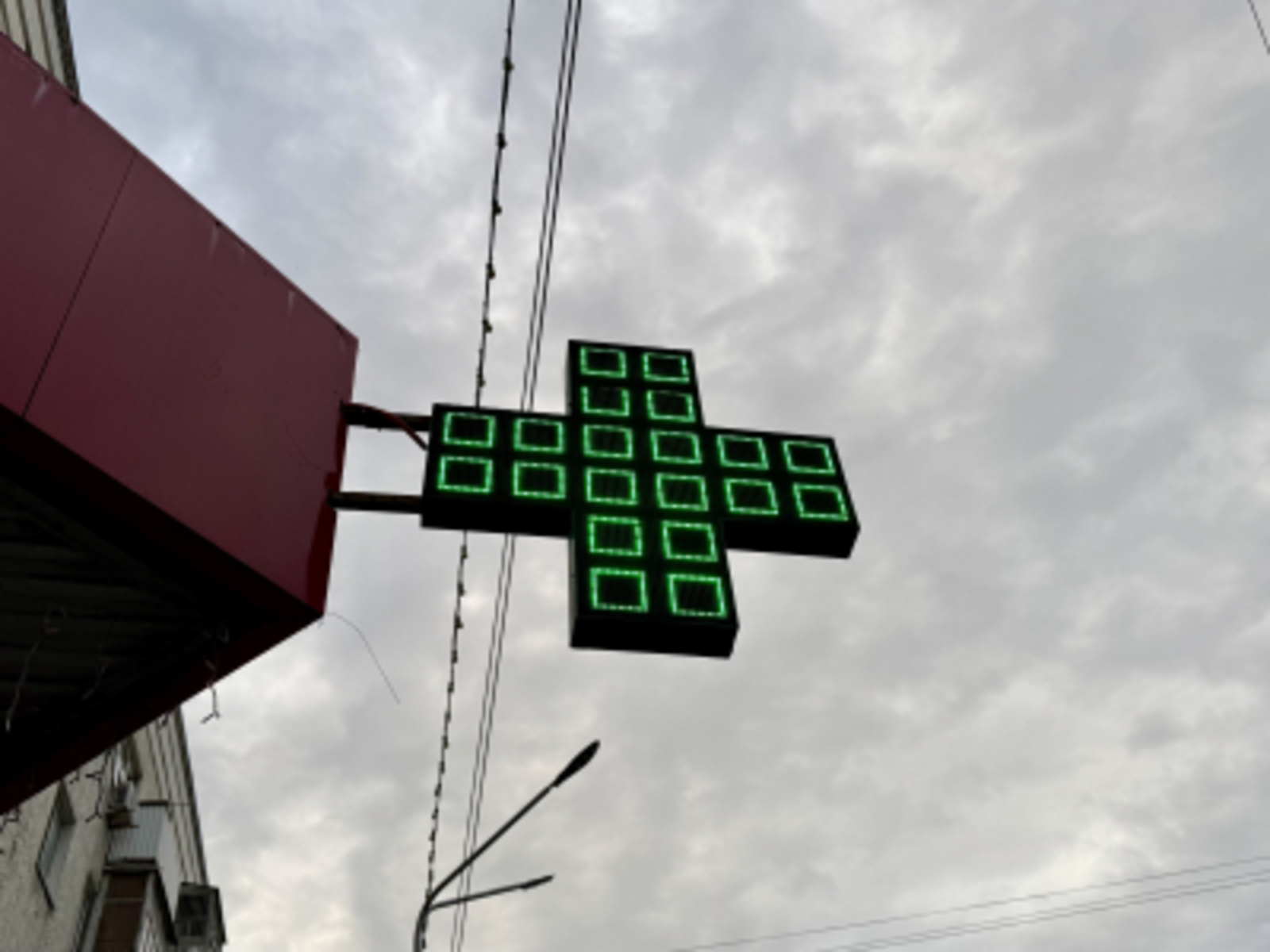 Путин поручил решить проблему с перебоями поставок лекарств в аптеки