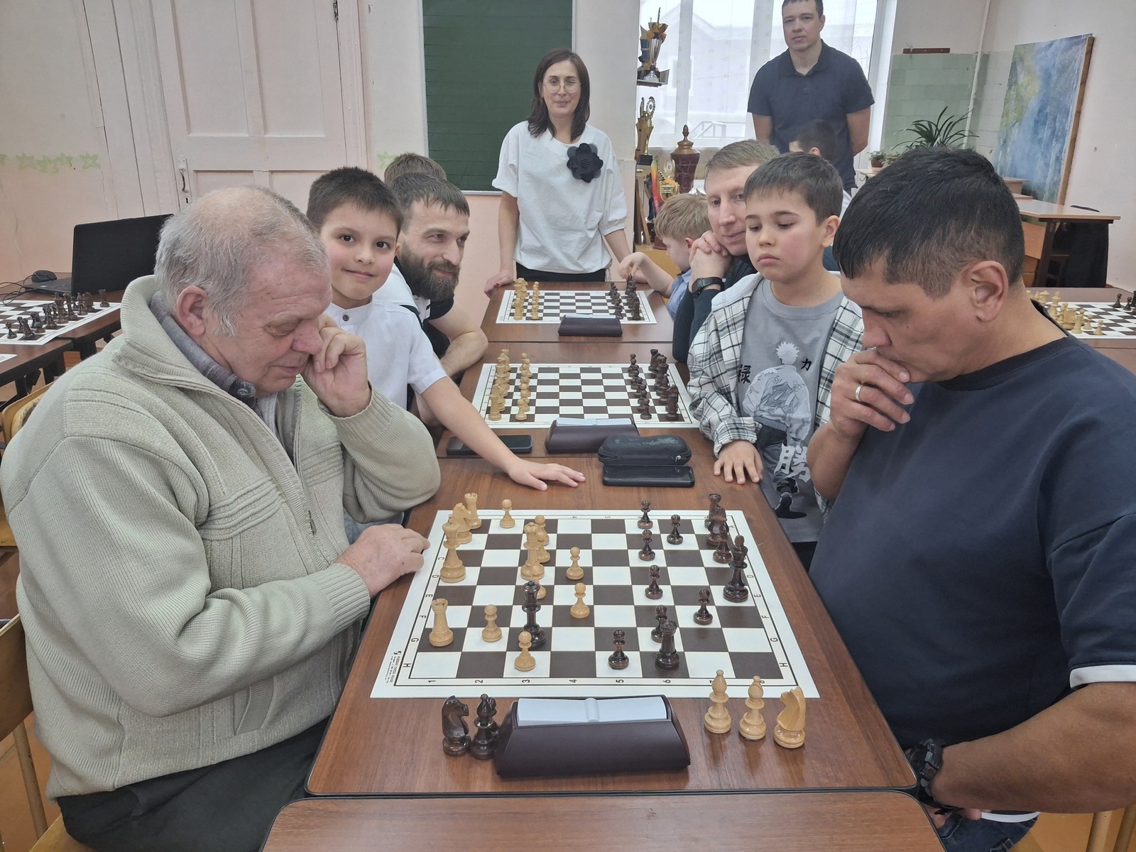 Бөтен гаилә белән