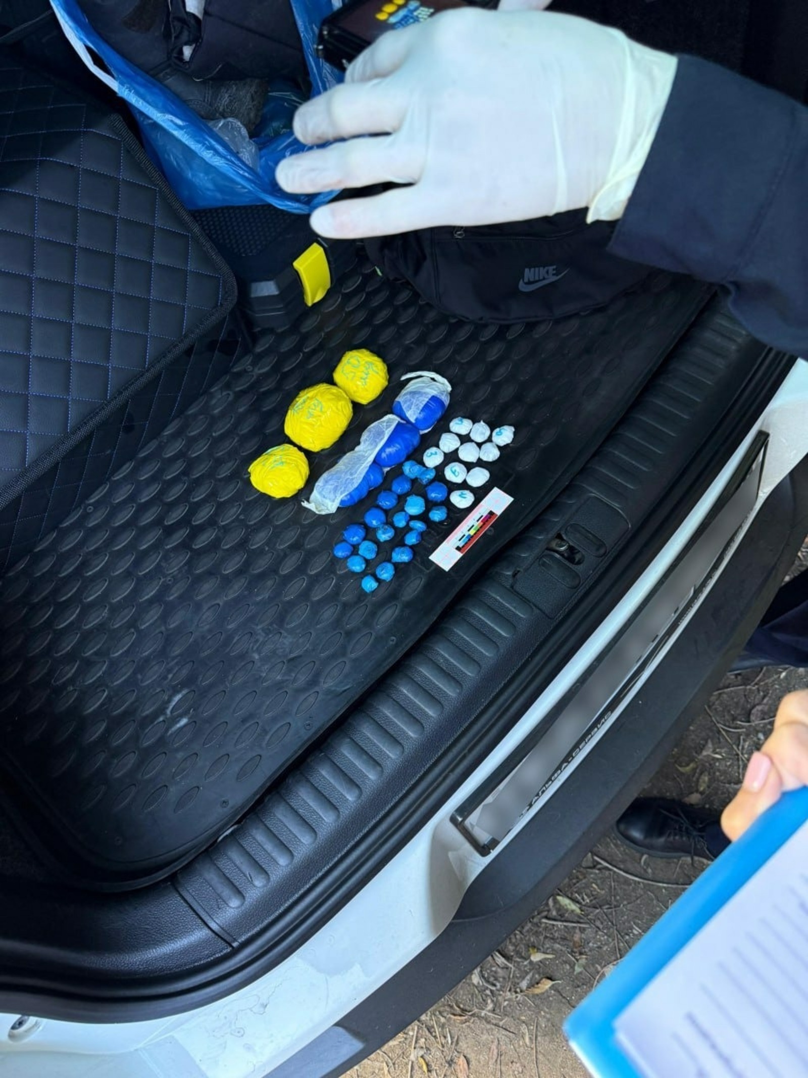 Полицейские изъяли 6 кг синтетических наркотиков