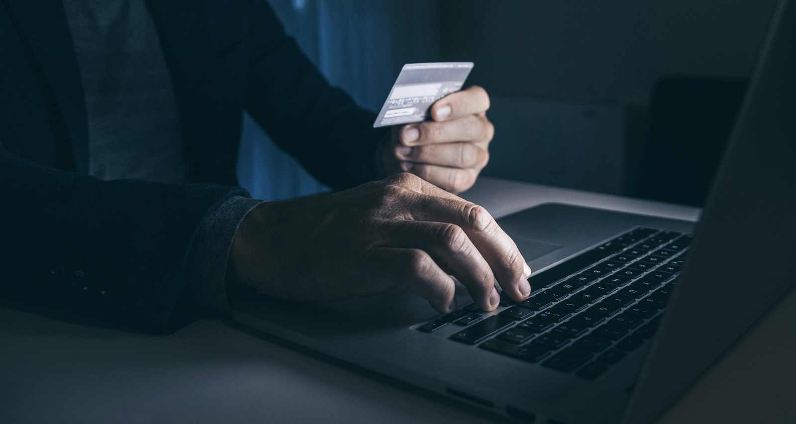 Җиңел акча судка илтә